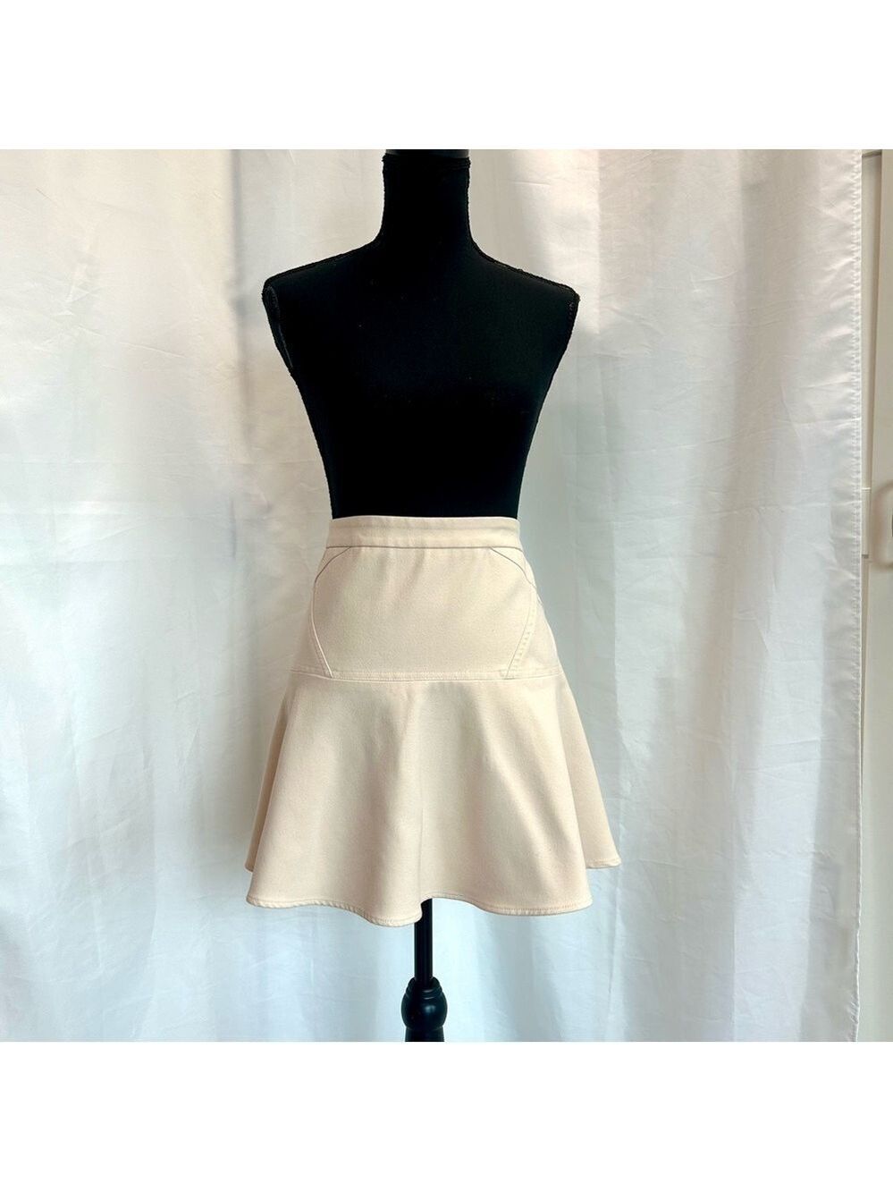 Club Monaco nude pastel blush pink Jenna pleated skater mini skirt Sz 10